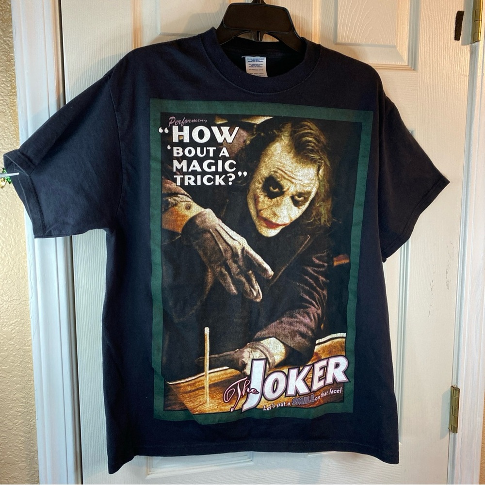 Batman The Dark Knight Joker Heath Ledger How 'Bout A Magic Trick? T-Shirt Men L
